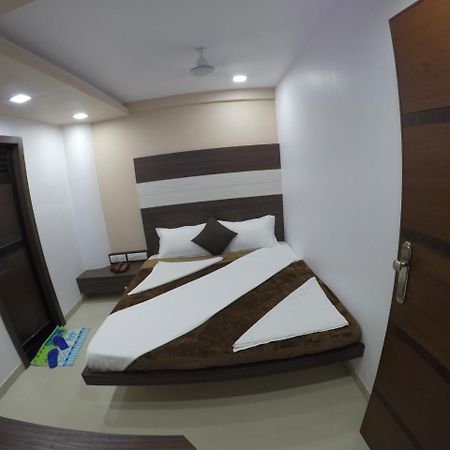 Hotel Ideal Vadodara Dış mekan fotoğraf