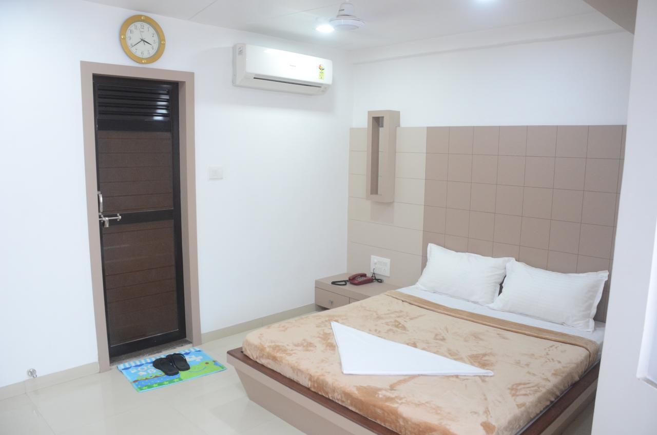 Hotel Ideal Vadodara Dış mekan fotoğraf