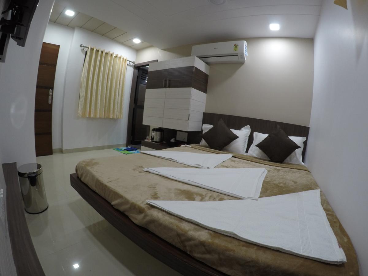 Hotel Ideal Vadodara Dış mekan fotoğraf