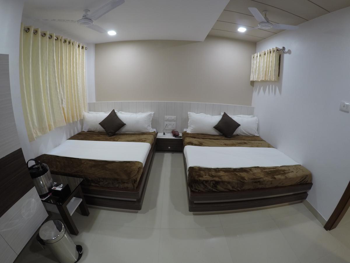 Hotel Ideal Vadodara Dış mekan fotoğraf