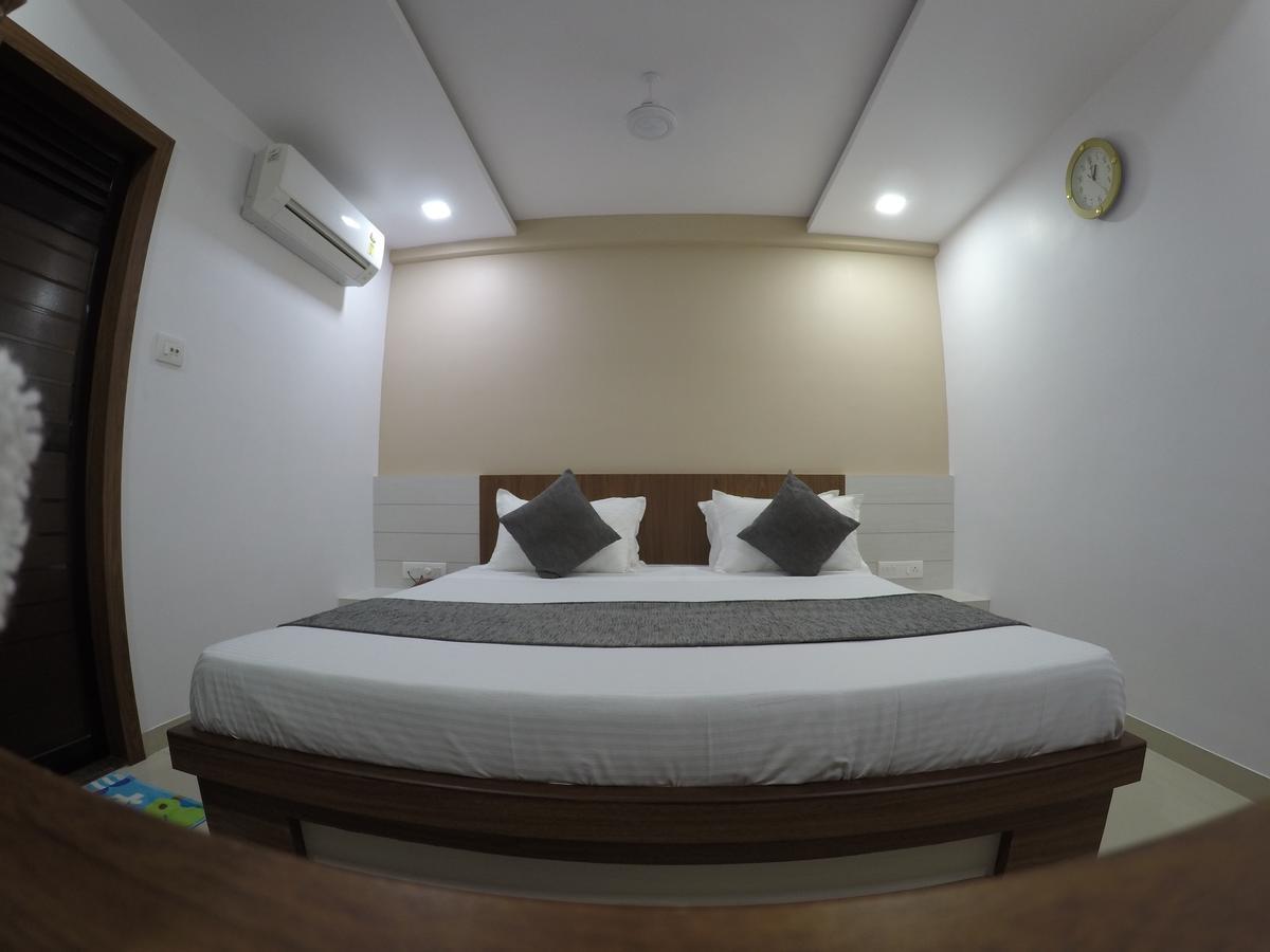 Hotel Ideal Vadodara Dış mekan fotoğraf